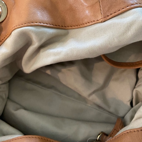 Tory Burch leather purse - Picture 13 of 16